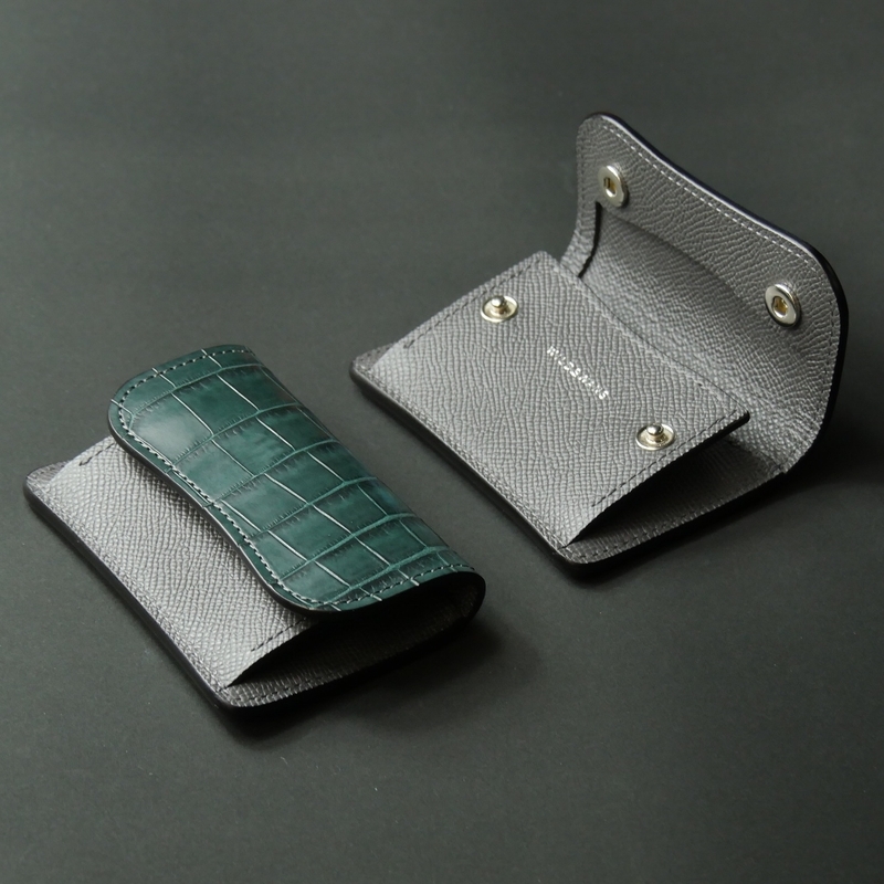 WILDSWANS＞京成百貨店別注 TONGUE(ダークグリーン