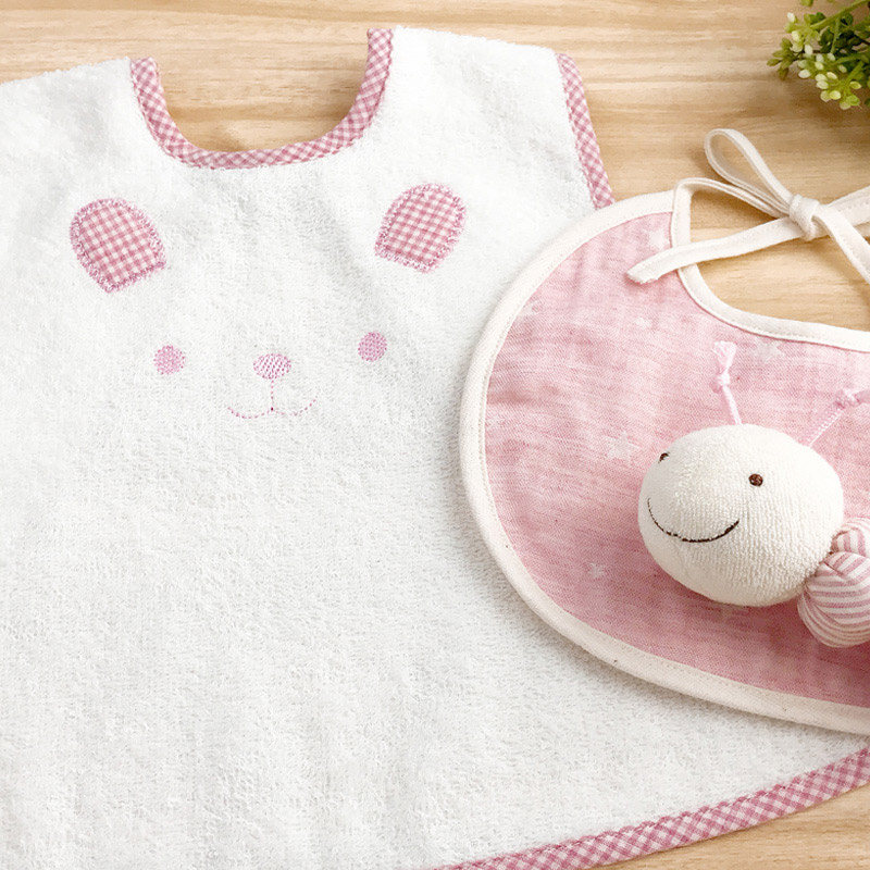 ＜赤ちゃんの城＞パッケージボックスギフト【ベルナチュール】オーガニックエプロン ピンク