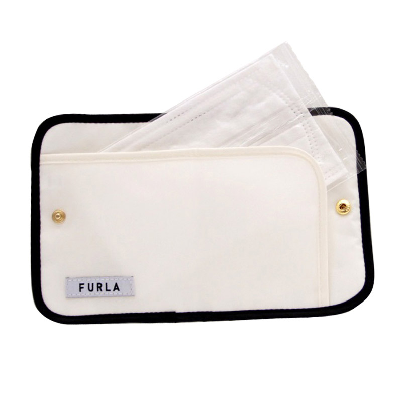 ＜FURLA＞フルラ　マスクケース ブラック