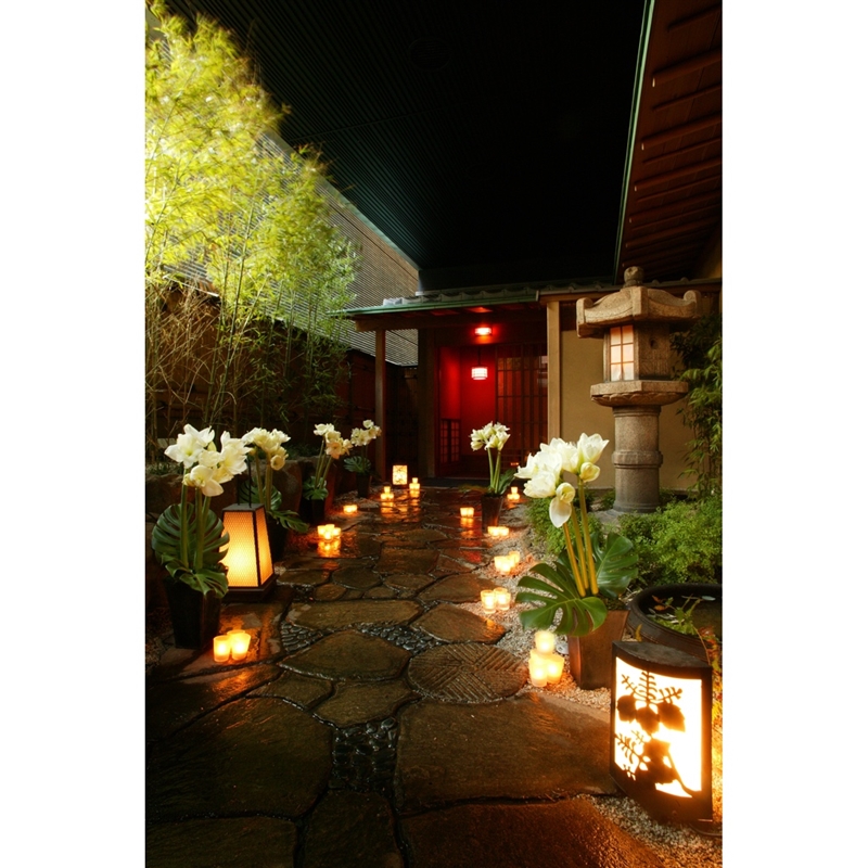 97【12月30日（水）配達指定】＜銀座 花蝶＞「ほのか」和洋おせち三段重