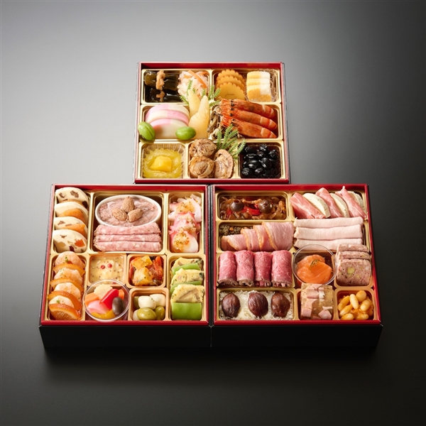 ７５【12月30日（火）配達指定】＜銀座花蝶＞「華の宴」和洋おせち三段重