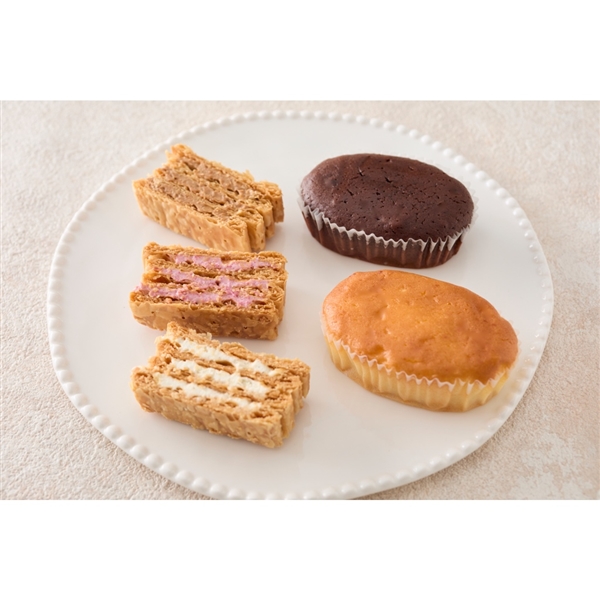 ＜ガトー･ド･ボワイヤージュ＞ミルフィユ＆スフレアソート 19個入