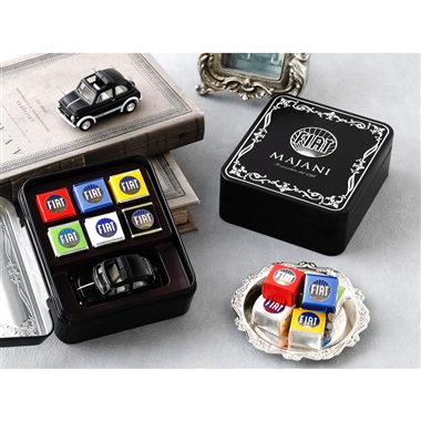 ＜Ｍａｊａｎｉ（マイアーニ）＞Majani チョコレートFiat ミニカーセット ネラ