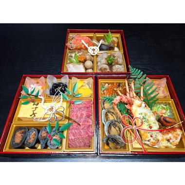 21<割烹いづみ>特選おせち(三段重)