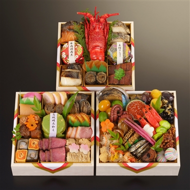 95【12月31日(水)配達指定】<京料理 濱登久>おせち三段重(玉鬘の香り)