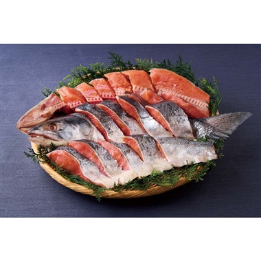 北海道産　新巻鮭姿